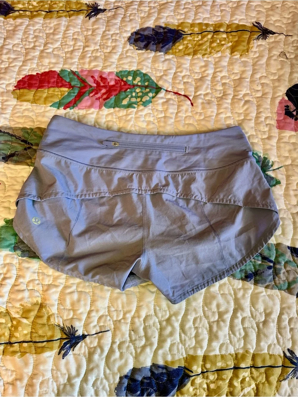 lululemon Women's Light Purple Gray Athletic Running Shorts Size 2 - Picture 2 of 6